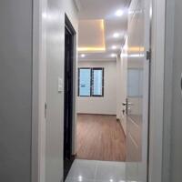 Ngã tư Vạn Phúc 35m 5 tầng đẹp, full nội thất, chỉ việc xách va li về ở chỉ 5,5 tỷ