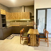 Căn 2 Phòng Ngủ85M2 Hàng Hiếm - Giá Chỉ 2.05 Tỷ Có Nội Thất, Chính Chủ Bán Gấp. Liên Hệ: 0904977425
