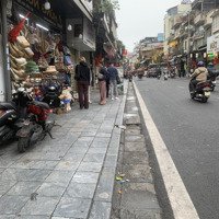 Mặt Phố Cổ Hàng Ngang.diện Tích93M.mặt Tiền3,5M. Nhà 5 Tầng. Thuê 120 Triệu / Tháng. 1 Sổ Vuông Nở Hậu