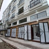 Bán Nhà Liền Kề 40M2 5 Tầng Thang Máy,Ô Tô Vào Nhà.cách Đường Ngọc Hồi 100M.cách Bệnh Viện 200M.