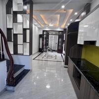 Ra Tết Cần gấp tiền Bán căn nhà 5 tầng dt 32 m2 tại kim chung hoài đức giá bán 3tỷxx