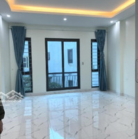 Cho Thuê Nhà Ô Tô Đỗ Cửa Phố Đội Cấn 70M2 4T Các Tầng Thông Sàn. Có Sân Để Xe Máy. 20 Triệu/Th