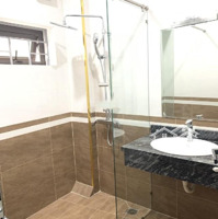 Cho Thuê Nhà Ô Tô Đỗ Cửa Phố Đội Cấn 70M2 4T Các Tầng Thông Sàn. Có Sân Để Xe Máy. 20 Triệu/Th