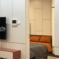 (View Hồ). Bán 2 Phòng Ngủ 2 Vệ Sinh72M2 Ban Công Đn Vinhomes D''capitale Trần Duy Hưng - Full Đồ - Có Sổ Đỏ