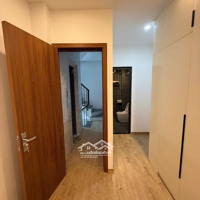 Bán Nhà Mặt Phố Cự Lộc, Đối Diện Royal City, 6 Tầng Thang Máy, Xây Mới, Kinh Doanh, Ô Tô Tránh