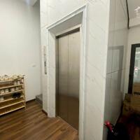 Cho thuê nhà Galaxy Tố Hữu 90m x 6 tầng thông sàn thang máy 42tr 0903409888