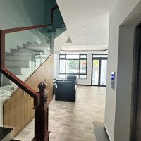 Cho Thuê Văn Phòng Tầng Trệt Vạn Phúc City Giá Bán 12 Triệu/Tháng Có Hầm Để Xe