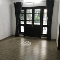 Cho Thuê Biệt Thự Ciputra, Thoáng, Đẹp. Diện Tích 220M2 X 3 Tầng. Mặt Tiền 25M. Giá Bán 60 Triệu.