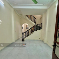 Bán Nhà Định Công, Hoàng Mai, Lô Góc 3 Thoáng, Ô Tô Gần, 43M2, 7.85 Tỷ(T Linh Động)