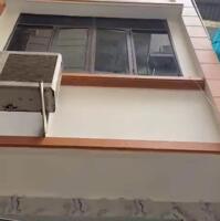 Cho thuê nhà Phố Lý Nam Đế, 5 tầng, 4 ngủ, 35m2 - điện nước giá dân