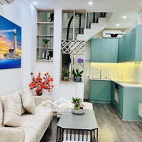 Bán Gấp Nhà 5 Tầng Phố Bồ Đề, Long Biên Ô Tô Đỗ Cổng, Tặng Full Nội Thất Giá Nhỉnh 6 Tỷ