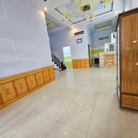 Cho Thuê Nhà Mặt Tiền Đường P.tam Phú , Sân Đậu 2 Oto,Diện Tích113M2 , Cách Phạm Văn Đồng 1Km