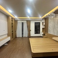 Đàm Quang Trung, Long Biên Gara Ô Tô, Thang Máy.diện Tích46 M2, 6 Tầng. Đối Diện Aeon, 5 Ph Sang Phố