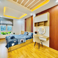 Gấp Bán - Nhỉnh 5Tỷ, Nhà Mới 4 Tầng 3 Phòng Ngủfull Nội Thất, Ngã Tư Phú Nhuận Giáp Quận 1
