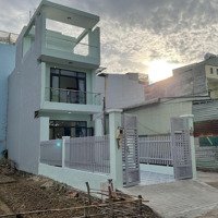 Cho Thuê Nhà Riêng 2 Mặt Tiền, 112M2 Sàn, Sân Đậu Xe 44 M2, Đường Trước 6M Nhựa, Hông 5M.