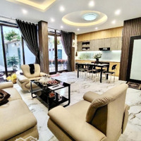 Bán Gấp Nhà Bồ Đề 48M2-Hơn 8 Tỷ-5 Tầng-Full Nội Thất Xịn-Ô Tô Đỗ Cổng-Dân Xây-Sổ Vuông