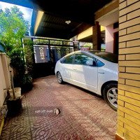 Biệt Thự Đẳng Cấp 213M2 Lô Góc 2 Mặt Tiền Đường Thông Thoáng Khu Dân Trí Cao Lê Văn Việt, Q9