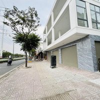 Nhà Mặt Tiền Đường Phạm Văn Đồng Ngang 18M 4 Tầng Btct _ Công Nhận Đủ - Chỉ 15 Tỷ Gấp Ko Mất