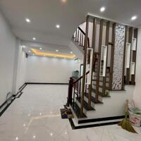 Bán nhà trung tâm huyện Hoài Đức, Trạm Trôi 40M 4 Tầng, 4 ngủ, full đồ, ngay đường 32.