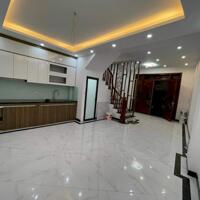 Bán nhà trung tâm huyện Hoài Đức, Trạm Trôi 40M 4 Tầng, 4 ngủ, full đồ, ngay đường 32.