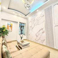 Nhà Dân Xây. Mặt Ngõ Phố Trần Quang Khải Ngay Dải Vườn Hoa Trung Tâm