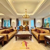 Cho Thuê Biệt Thự Hoa Sữa 500M2 Vinhomes Riverside, Giá Thỏa Thuận, 5Pn 6 Vệ Sinh Đường Thông, Sông Đẹp