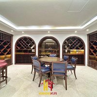 Cho Thuê Biệt Thự Hoa Sữa 500M2 Vinhomes Riverside, Giá Thỏa Thuận, 5Pn 6 Vệ Sinh Đường Thông, Sông Đẹp