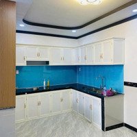 Bán Nhà Sổ Hồng Riêng - Đúc Chắc Chắn - Ngay Trung Tâm Dĩ An