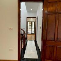 Bán nhà Đắc Sở 40M2, 4 Tầng, 4p ngủ, ô tô đỗ sát nhà, kinh doanh, trung tâm Hoài Đức
