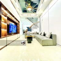 Nhà Đẹp Vương Thừa Vũ - Lô Góc 3 Thoáng- 4 Tầng 40M2 - Giá Thần Tài 7.9 Tỷ