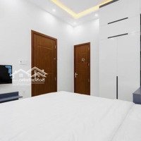 Nhà 3 Tầng Hiện Đại, Mới Xây Chỉ Việc Xách Vali Đến Ở