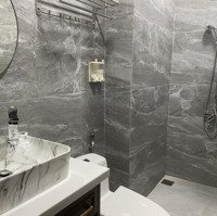 Nhà 3 Tầng Hiện Đại, Mới Xây Chỉ Việc Xách Vali Đến Ở