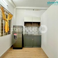 Cho Thuê Dạng 1 Phòng Ngủ , Bếp Riêng -Bancol Ngay Phan Đình Phùng Giáp Quận 1