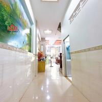 RẺ QUÁ! Nhà lầu đẹp, gần trường cấp 2 Tân Phong, đường oto chỉ 2 tỷ 850