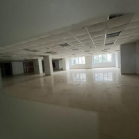 Cho Thuê Nhà Mặt Phố Nguyễn Văn Cừ, Diện Tích 900M2 , Mặt Tiền 15M Làm Quán Bia,Sân Pick Đẹp