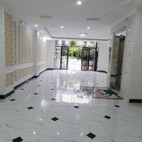Kinh Doanh - Thang Máy - Gara Ô Tô - Vị Trí Tuyệt Đẹp
