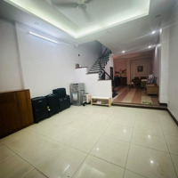 Bán Nhà Nguyễn Chí Thanh. 70M2, 5 Tầng, Ô Chờ Thang Máy, Ô Tô Đỗ Cửa. Giá Bán 16.8 Tỷ