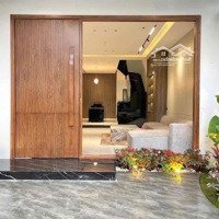 Nhà 3 Tầng Sang Trọng 125M, Full Nội Thất, Gần Cầu Hòa Xuân, Giá Tốt!