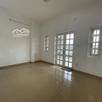 Nhà Nguyên Cănmặt Tiềnkinh Doanh P4 Q8 Có Máy Lạnh