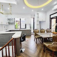 Siêu Phẩm 7 Tầng Lô Góc 3 Mặt Thoáng, Thang Máy, Gara 7 Chỗ, Ô Tô Đỗ 3 Mặt, Kinh Doanh Tt Cầu Giấy