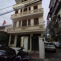 Cho Thuê Nhà Phạm Văn Đồng	 Diện Tích: 90M, 3 Tầng 1 Tum,Mặt Tiền7,5M, Chia 2P/ Tầng, Điều Hòa Nóng Lạnh 20 Triệu