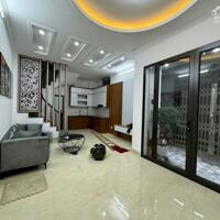 Cho thuê nhà Phố Kim Giang, 39m2, 5 tầng, 3 ngủ, 12 Triệu ở nhóm 6 người, làm văn phòng, KD