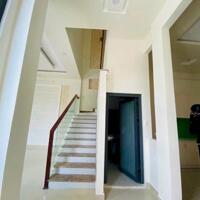 Nhà lầu rộng nằm gần Trường Tiểu học An Bình