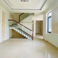 Nhà lầu rộng nằm gần Trường Tiểu học An Bình