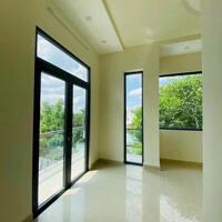 Nhà lầu rộng nằm gần Trường Tiểu học An Bình