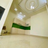 Nhà lầu rộng nằm gần Trường Tiểu học An Bình