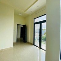 Nhà lầu rộng nằm gần Trường Tiểu học An Bình