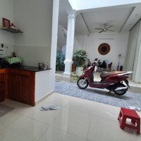 Bán Biệt Thự Mini Siêu Đẹp - Huỳnh Tấn Phát - Trung Tâm Quận 7 - Dt: Ngang 9,5M2 - Giá Chỉ 6,X Tỷ.