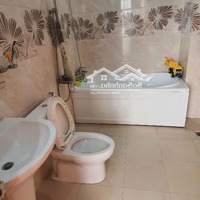 Bán Nhà Quận 9 Liên Phường 6X17M Nhà 3 Lầu 6 Phòng Ngủđầy Đủ Nội Thất Khu Compout Giá Chỉ 10Ty