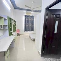 Cho thuê nhà trệt 2 lầu sân thượng hẻm Lý Tự Trọng